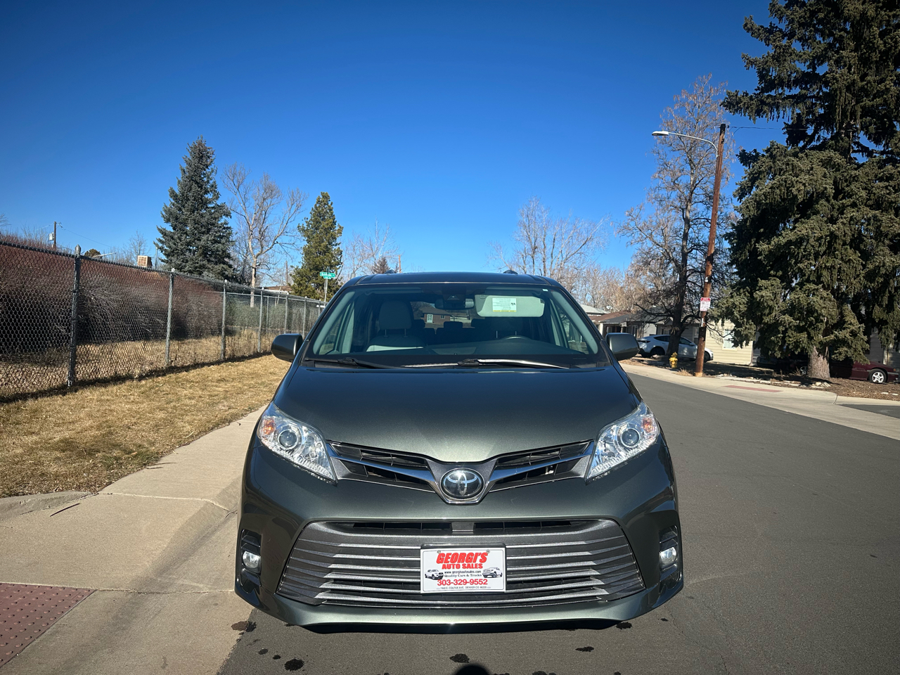 Toyota Sienna XLE 7-Passenger AWD 2019