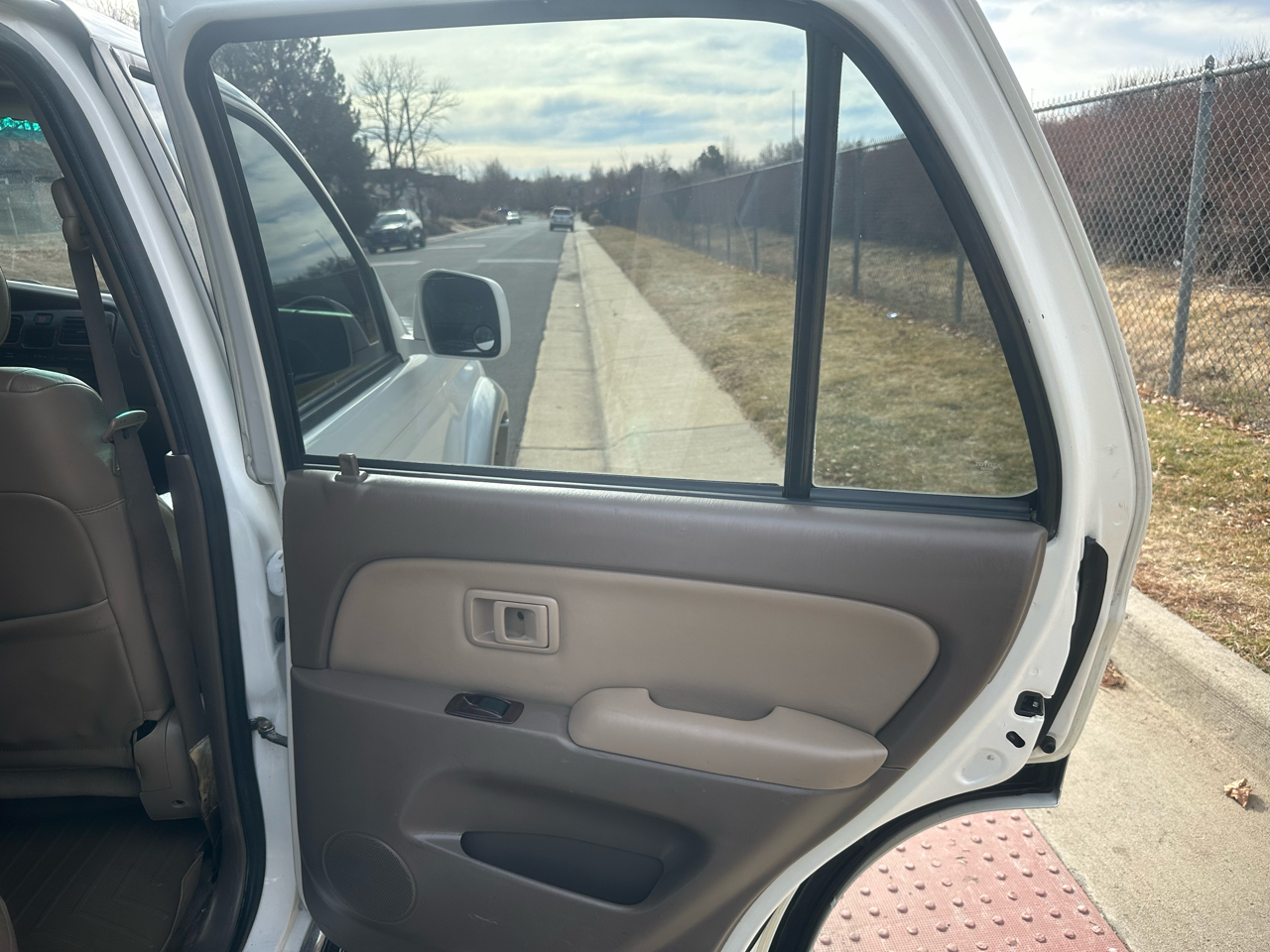 Toyota 4Runner Limited 4WD 2000