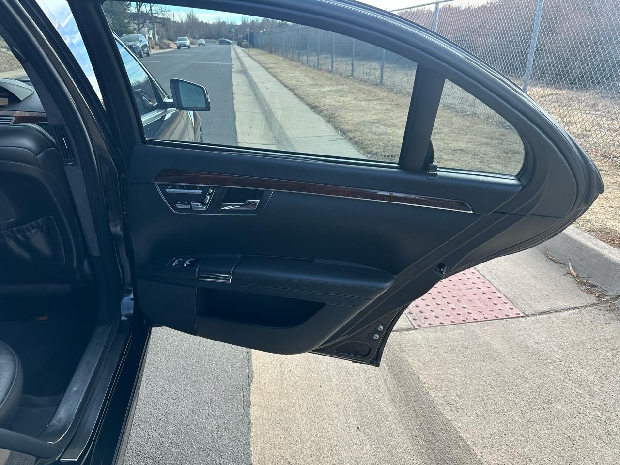 Mercedes-Benz S-Class S63 AMG 2010