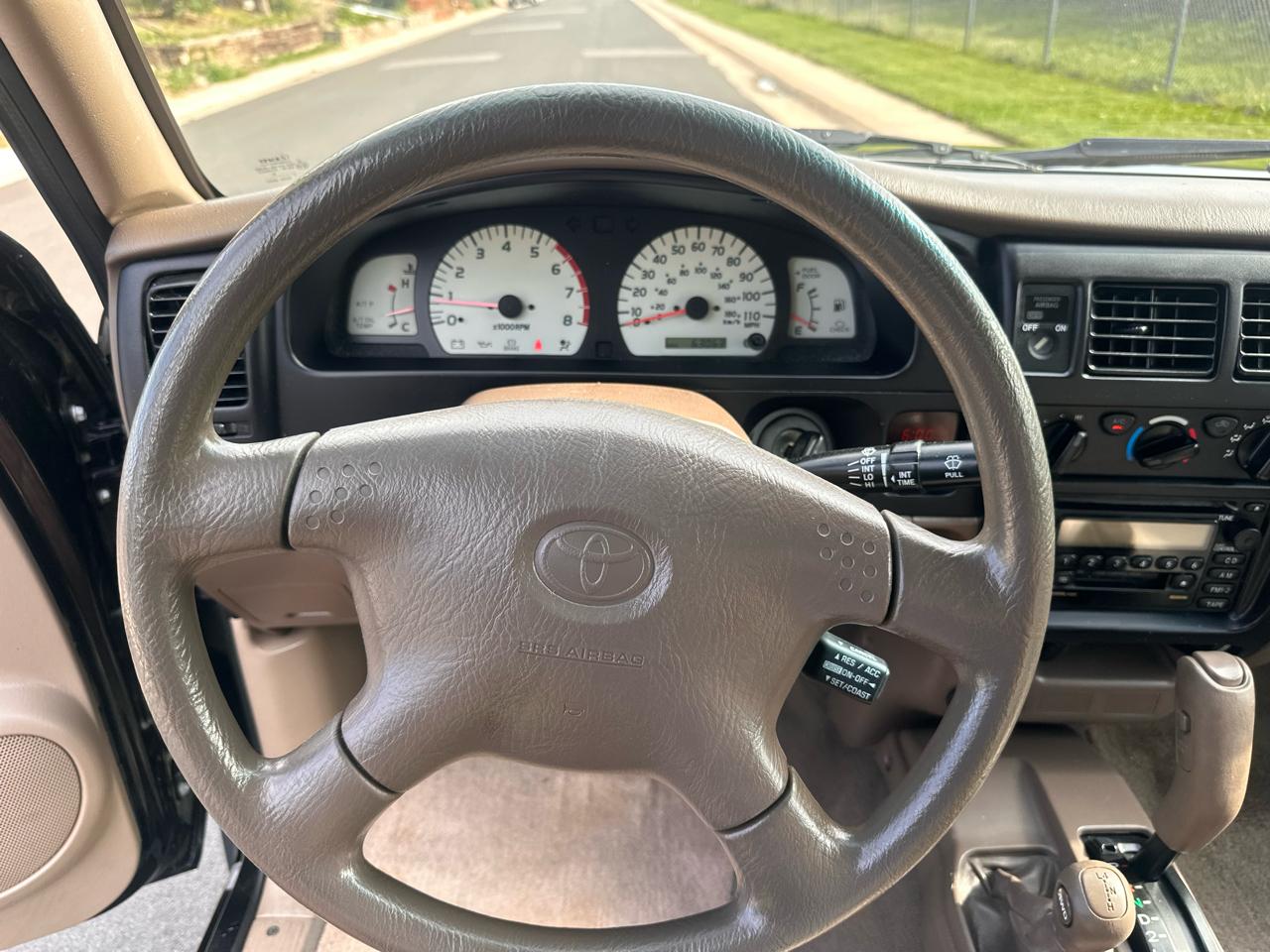 Toyota Tacoma 4WD Access Cab V6 AT SR5 (Natl) 2001
