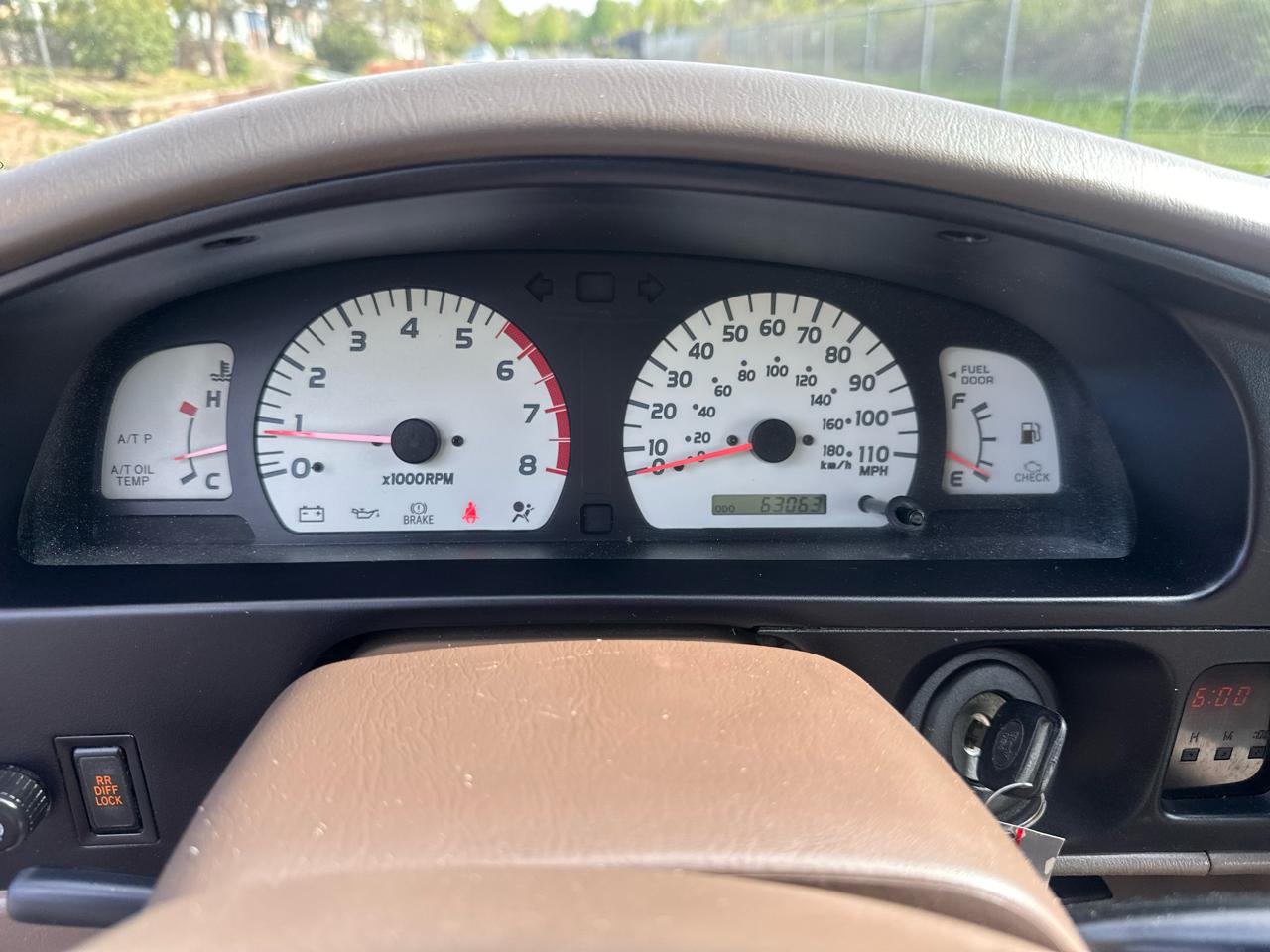 Toyota Tacoma 4WD Access Cab V6 AT SR5 (Natl) 2001