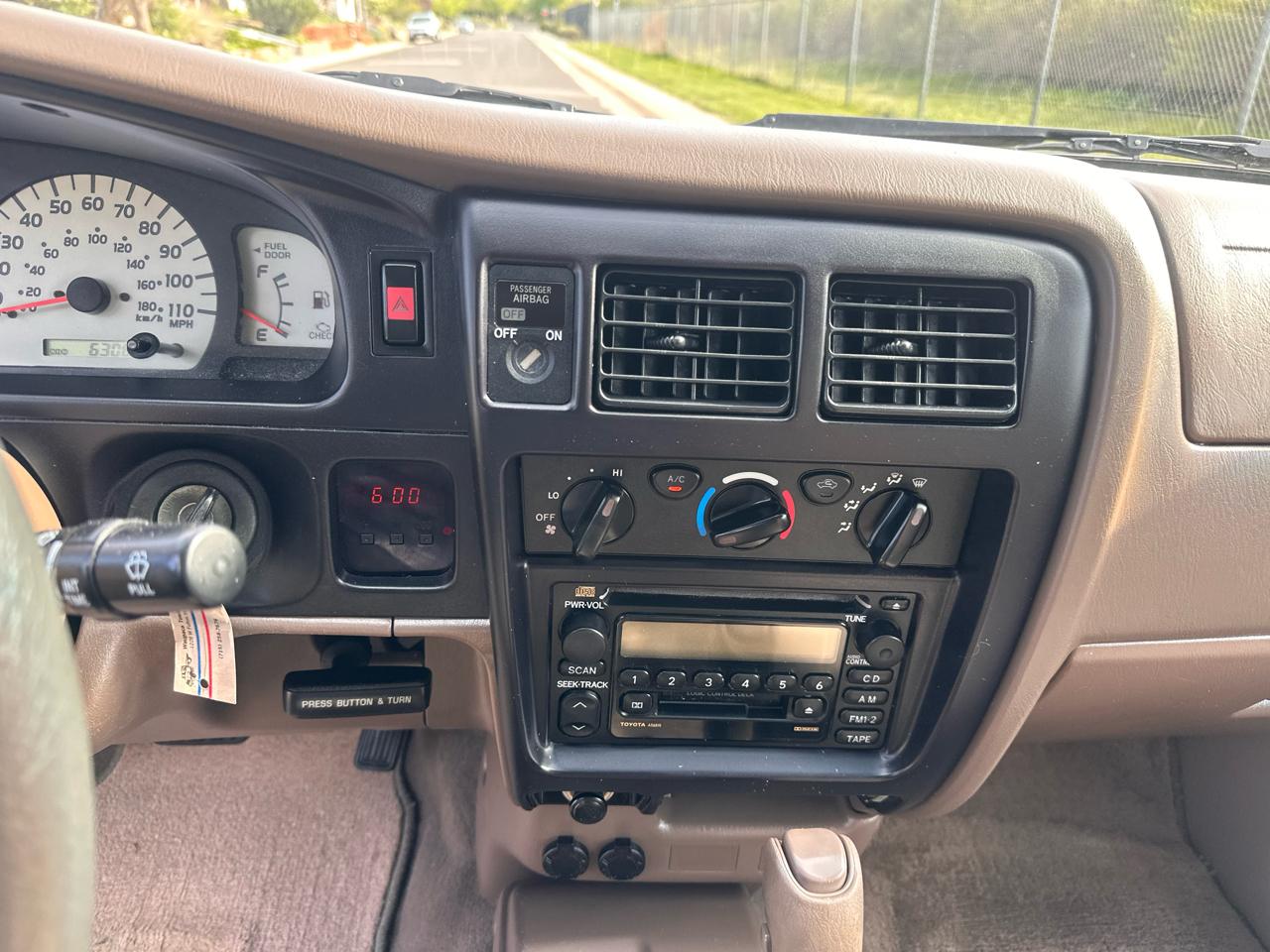 Toyota Tacoma 4WD Access Cab V6 AT SR5 (Natl) 2001