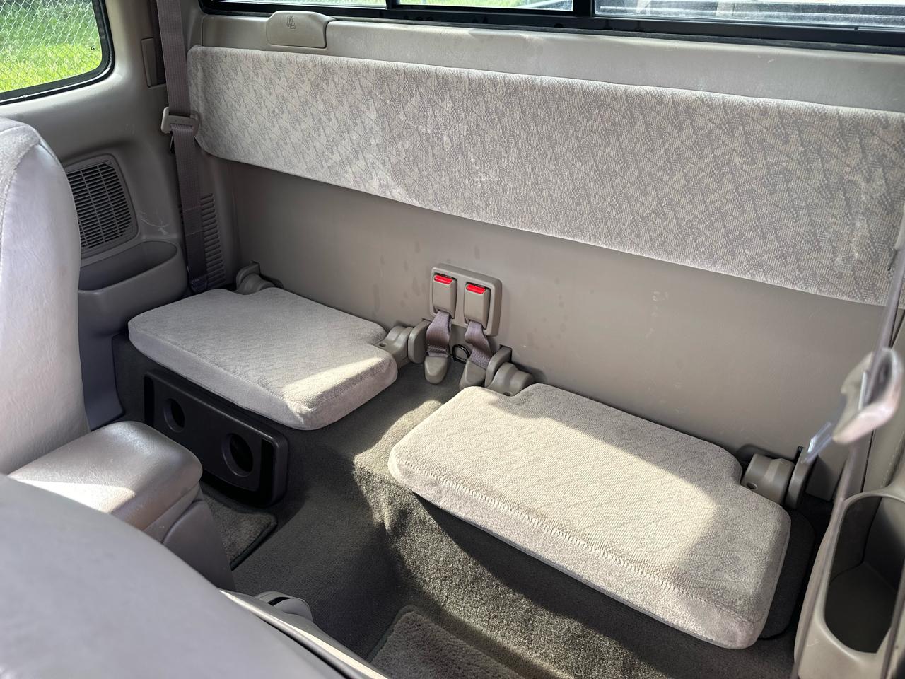 Toyota Tacoma 4WD Access Cab V6 AT SR5 (Natl) 2001