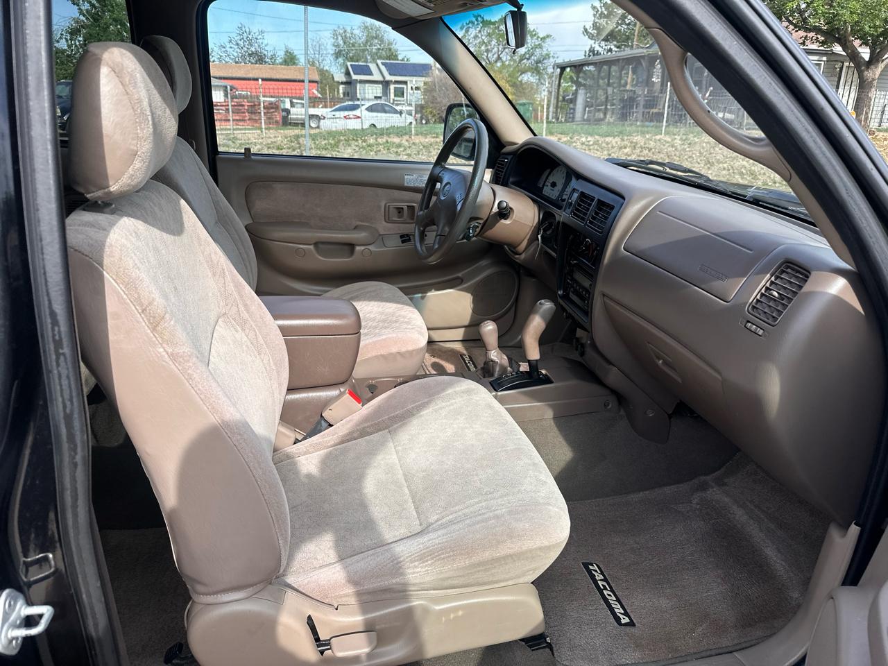 Toyota Tacoma 4WD Access Cab V6 AT SR5 (Natl) 2001