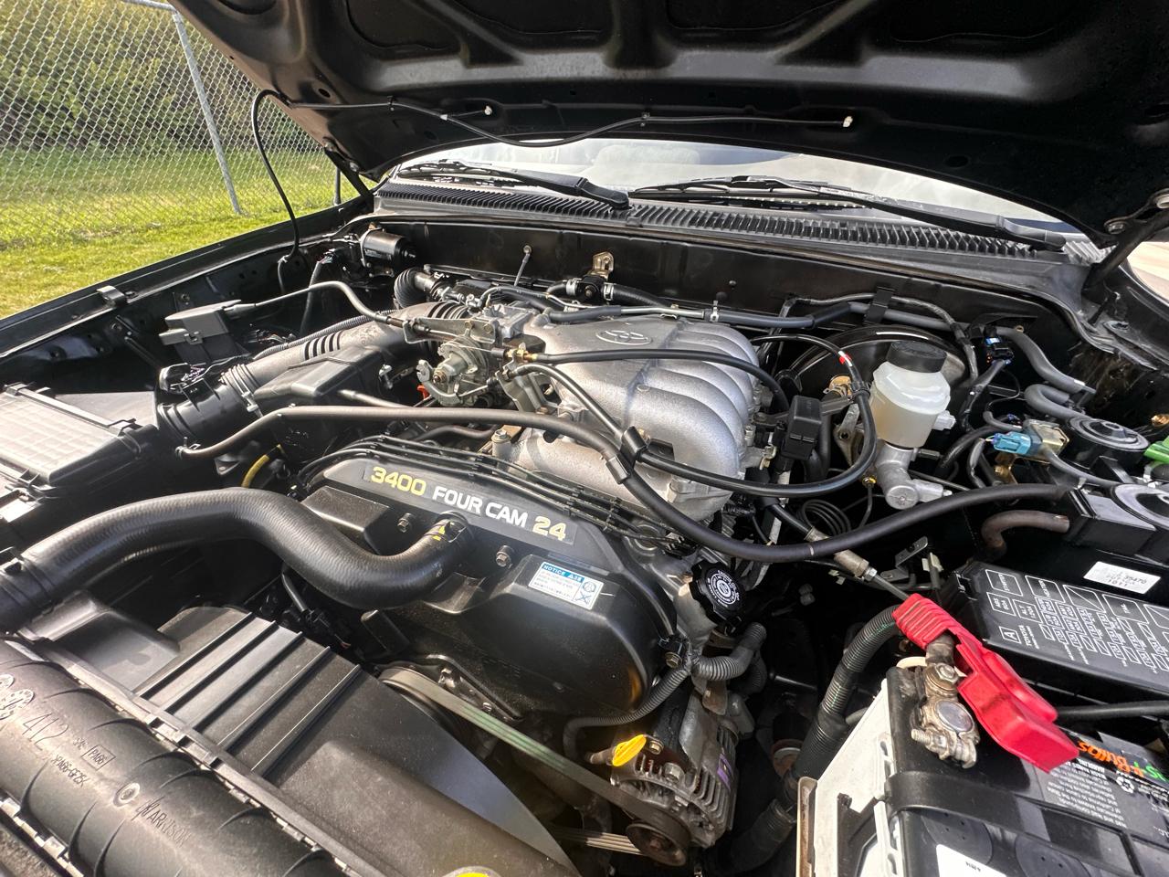 Toyota Tacoma 4WD Access Cab V6 AT SR5 (Natl) 2001