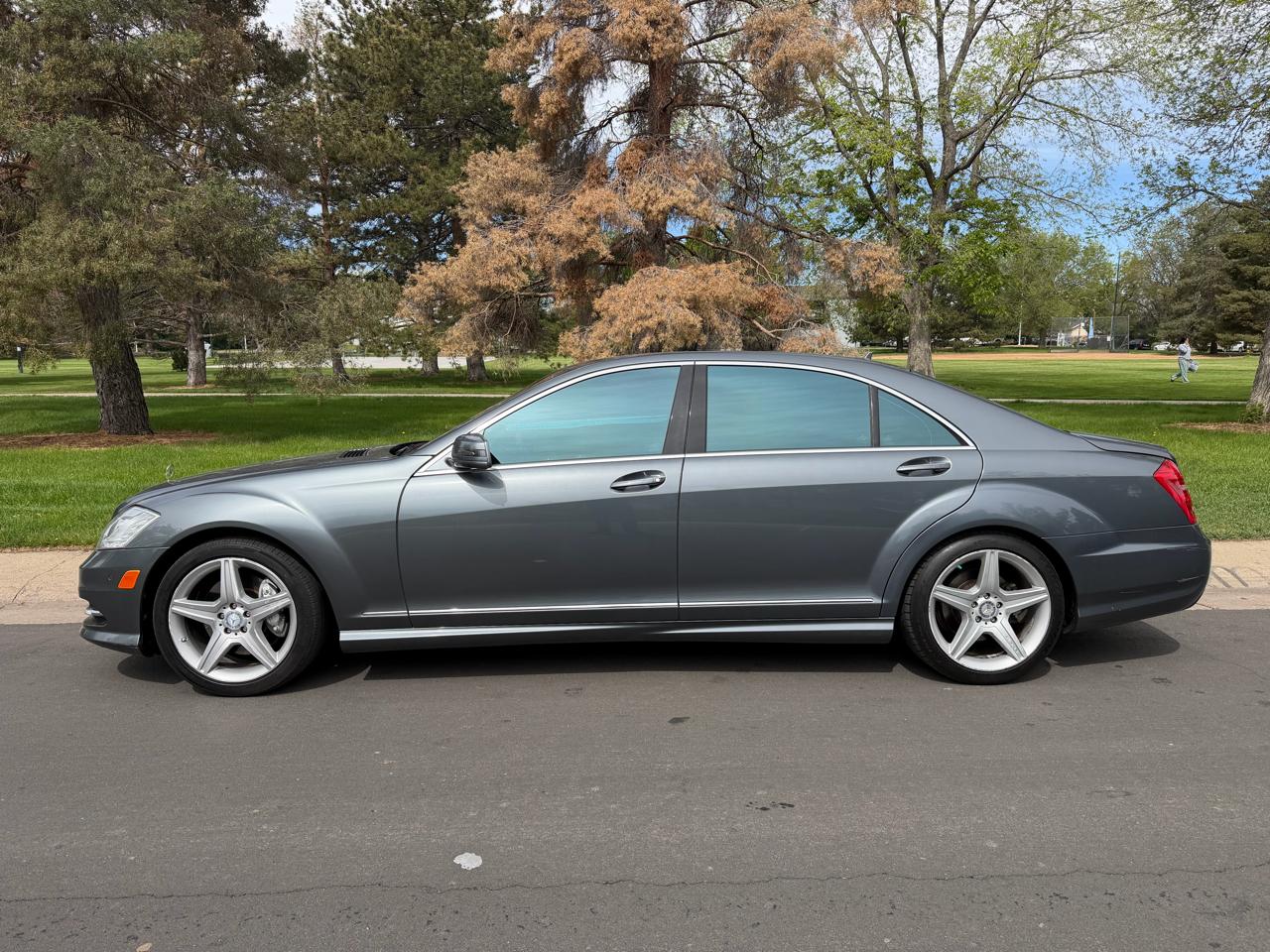 Mercedes-Benz S-Class S550 2011