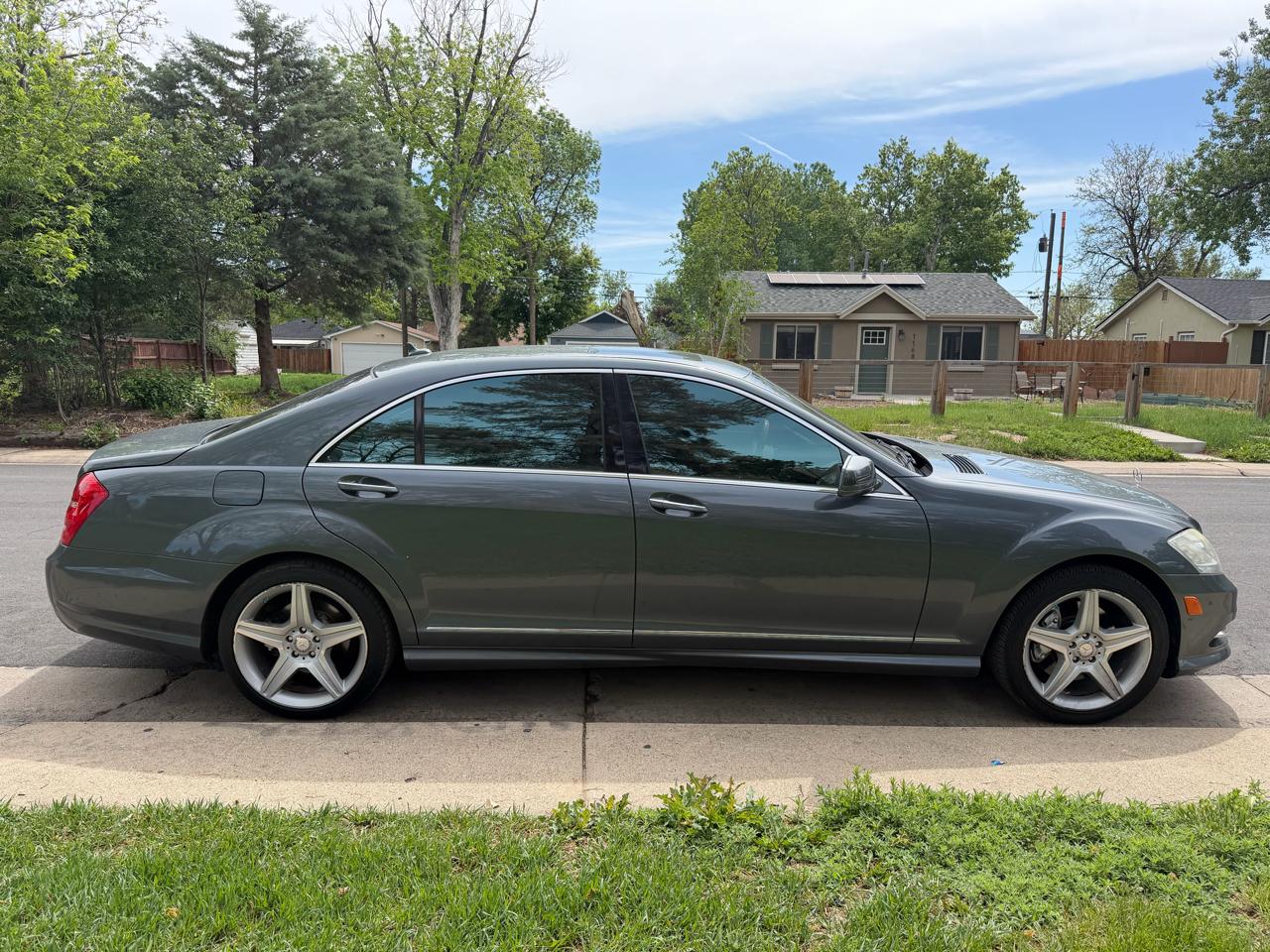 Mercedes-Benz S-Class S550 2011