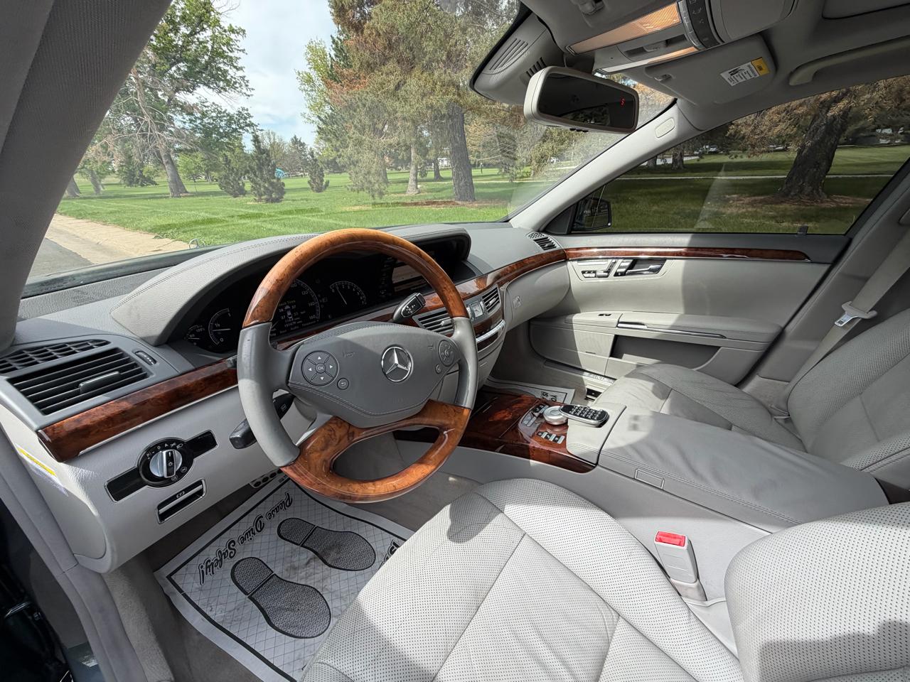 Mercedes-Benz S-Class S550 2011
