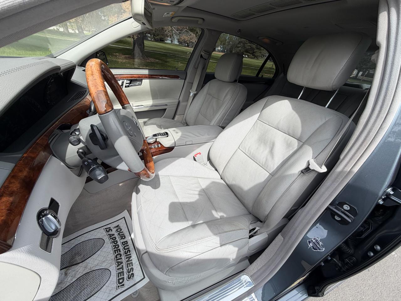 Mercedes-Benz S-Class S550 2011