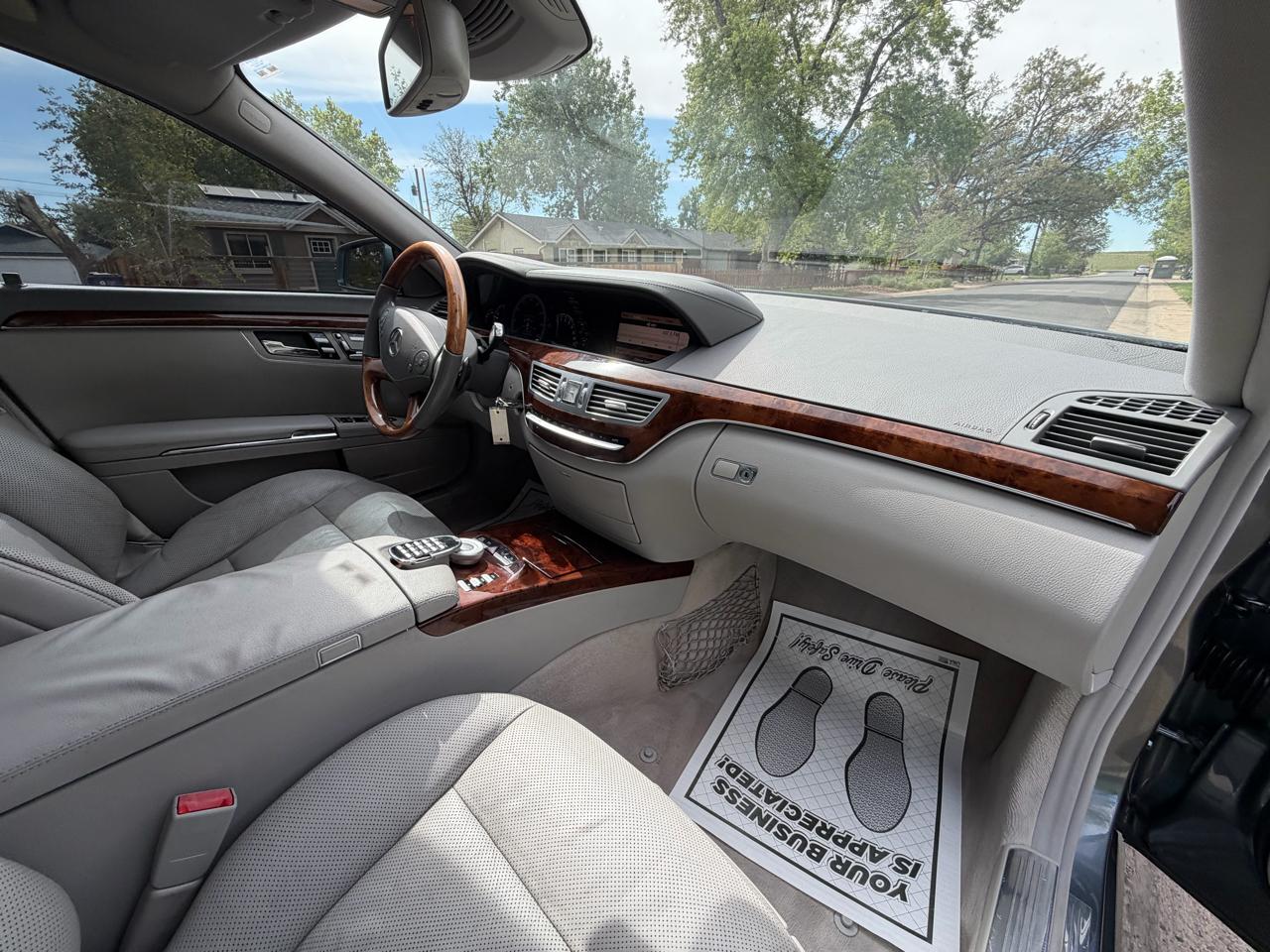 Mercedes-Benz S-Class S550 2011