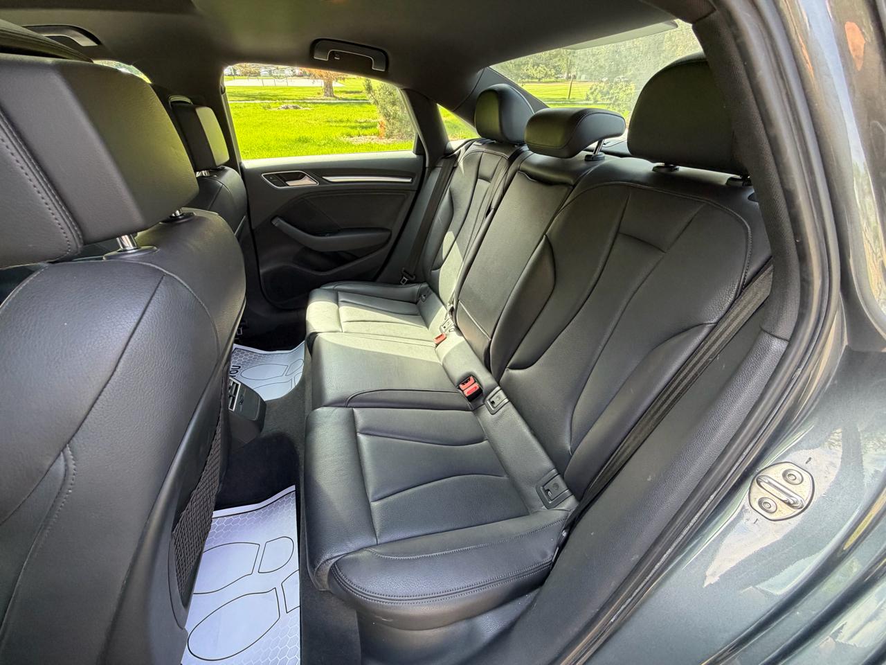 Audi A3 2.0T Premium Sedan quattro S tronic 2015