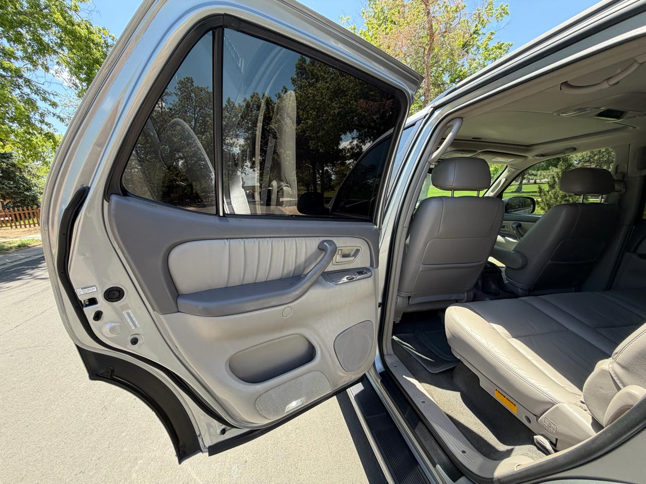 Toyota Sequoia Limited 4WD 2004