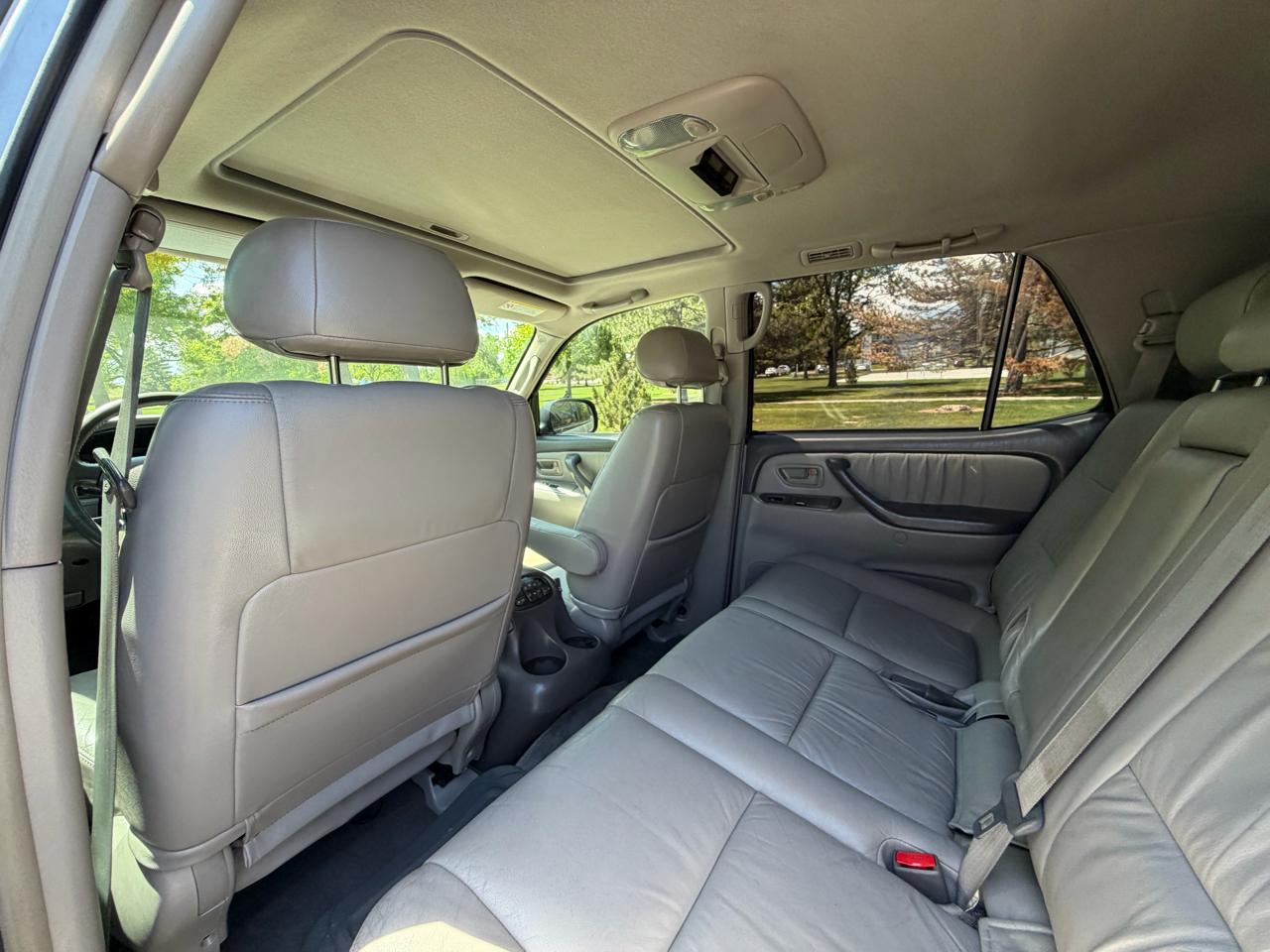 Toyota Sequoia Limited 4WD 2004