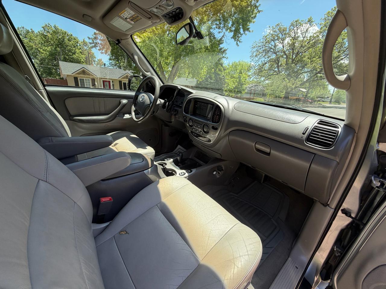 Toyota Sequoia Limited 4WD 2004
