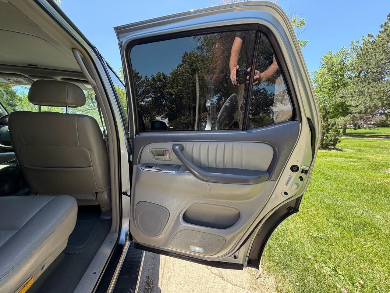 Toyota Sequoia Limited 4WD 2004