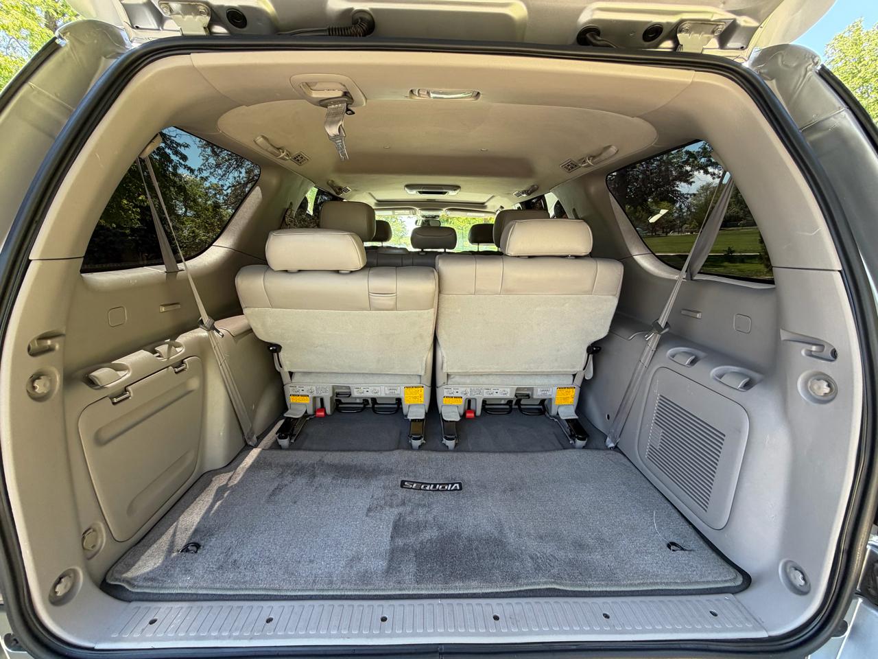 Toyota Sequoia Limited 4WD 2004