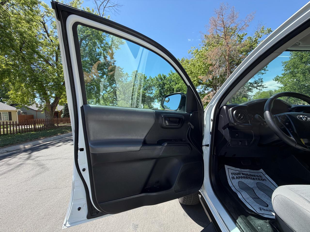 Toyota Tacoma SR5 Access Cab I4 6AT 4WD 2023