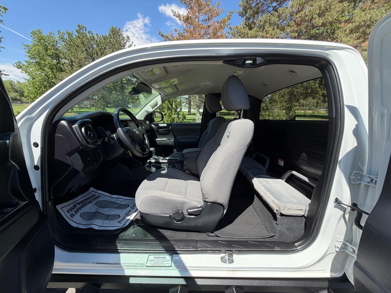 Toyota Tacoma SR5 Access Cab I4 6AT 4WD 2023