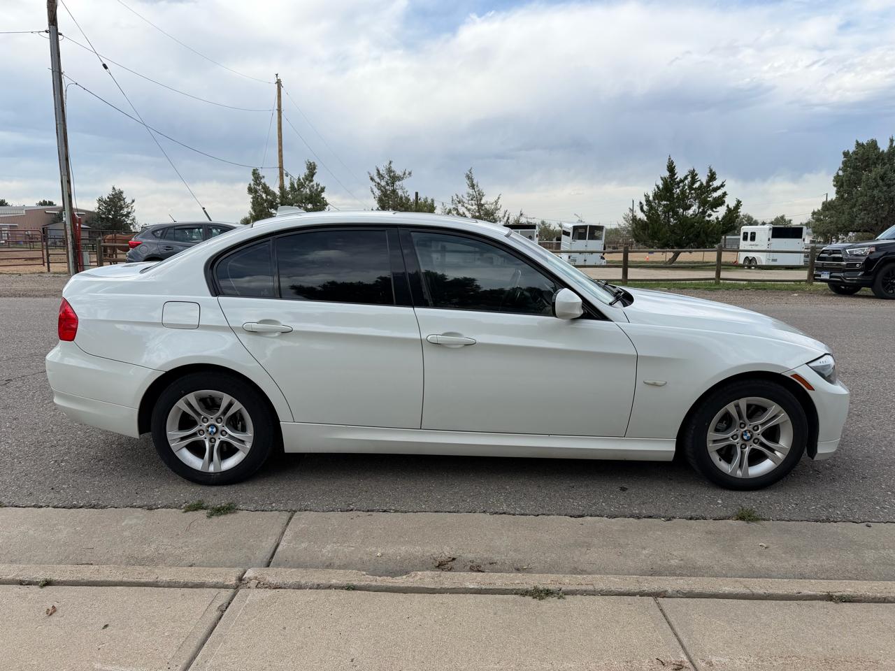BMW 3-Series 328i xDrive 2011