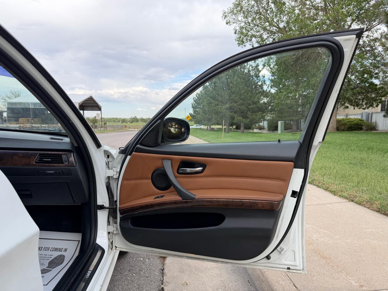 BMW 3-Series 328i xDrive 2011