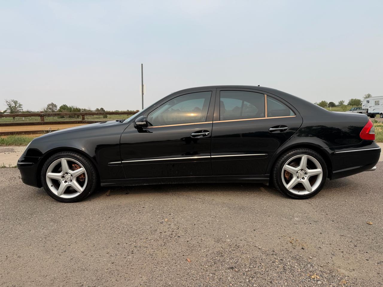 Mercedes-Benz E-Class E350 4MATIC Sedan 2009