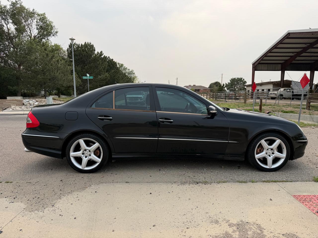 Mercedes-Benz E-Class E350 4MATIC Sedan 2009