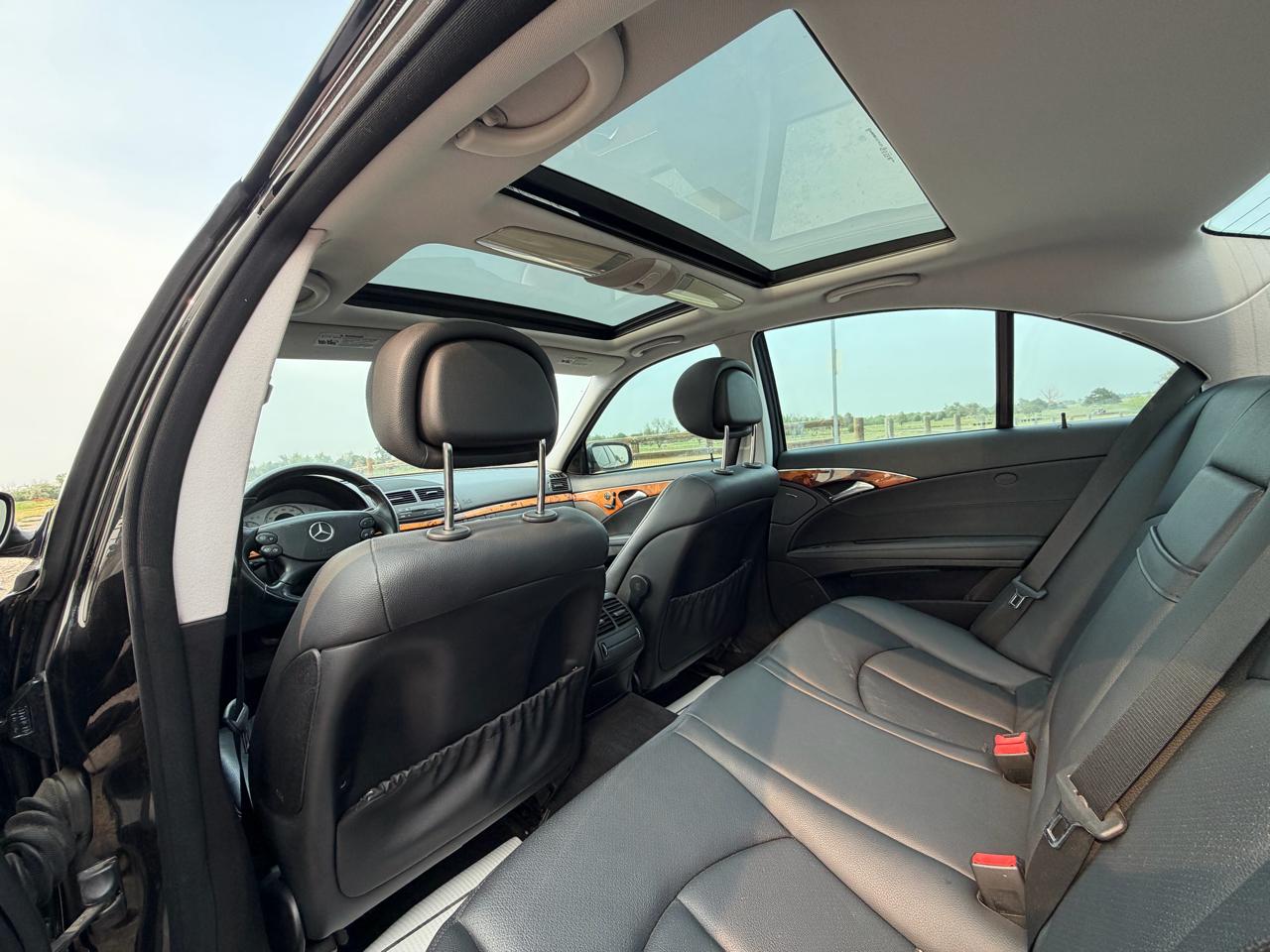 Mercedes-Benz E-Class E350 4MATIC Sedan 2009