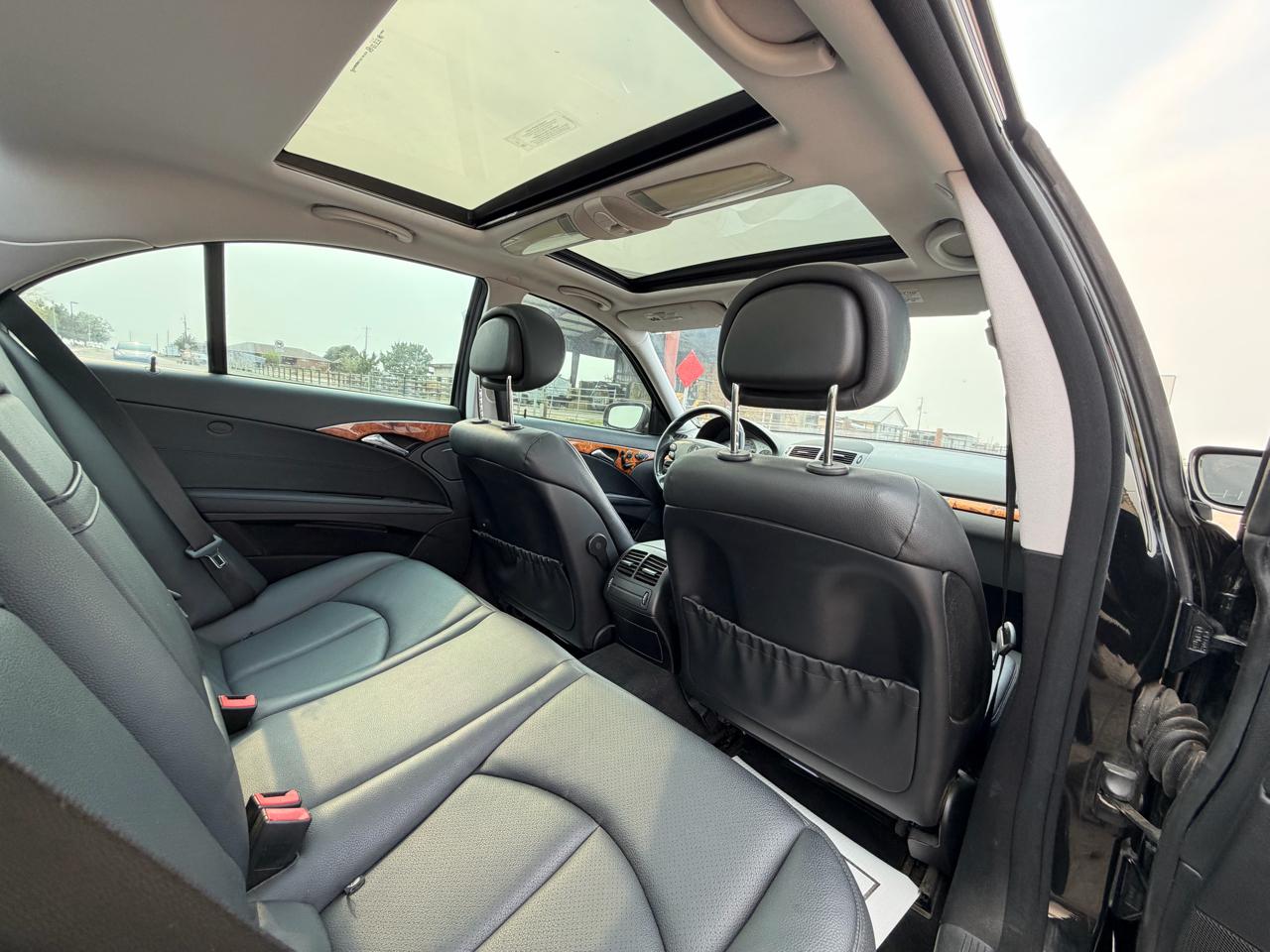 Mercedes-Benz E-Class E350 4MATIC Sedan 2009
