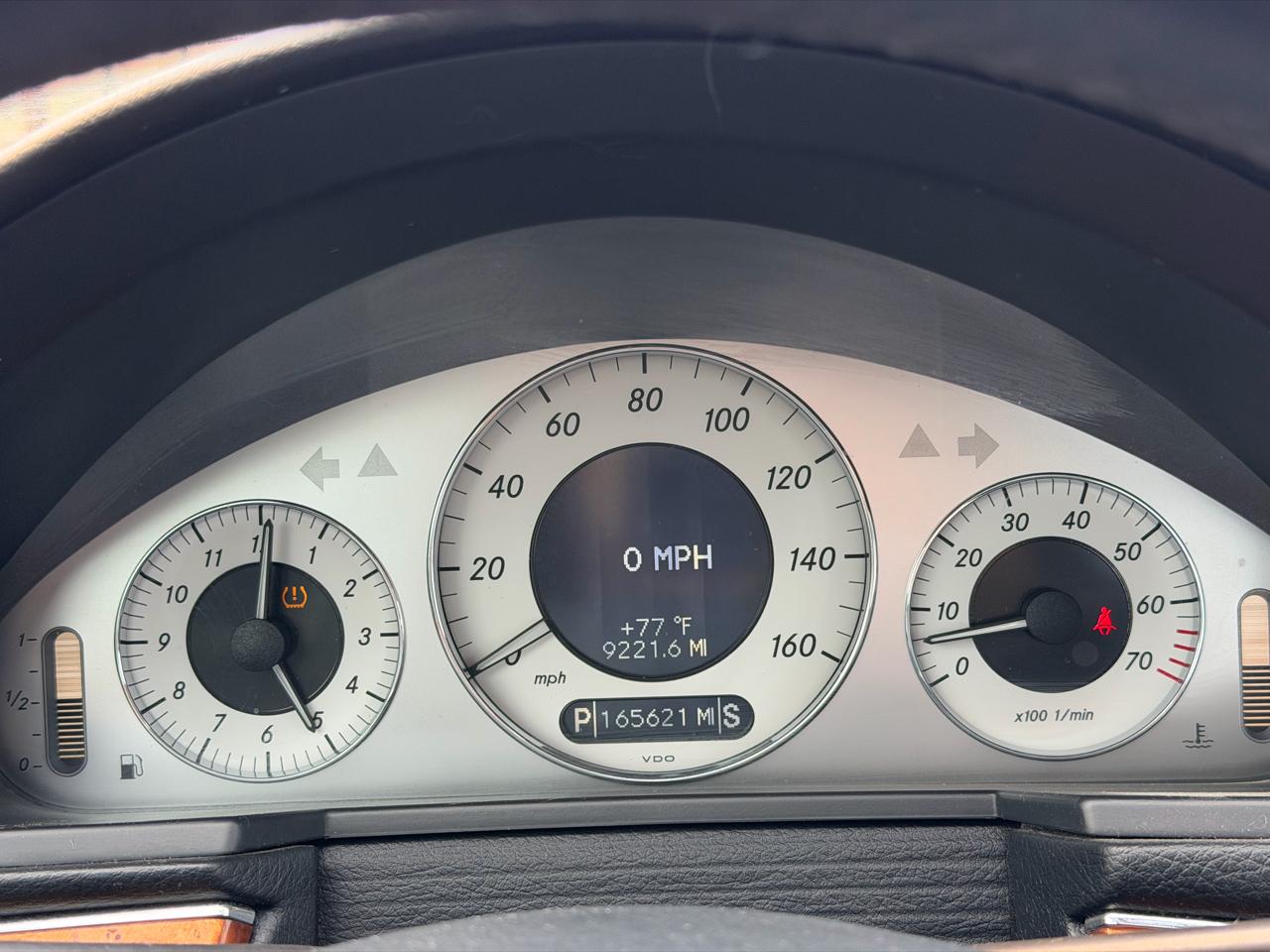 Mercedes-Benz E-Class E350 4MATIC Sedan 2009