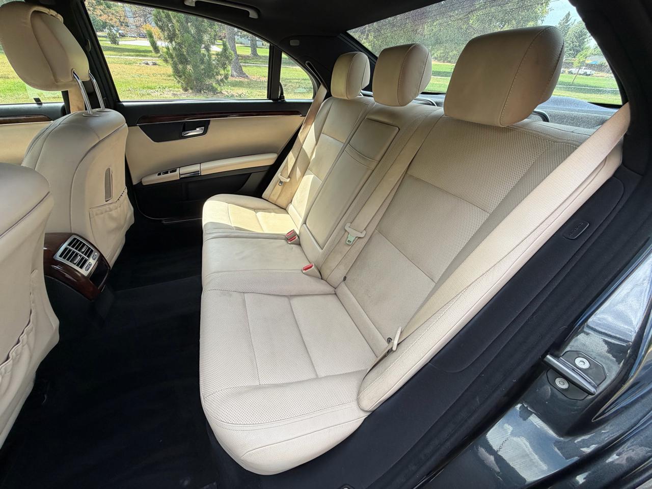 Mercedes-Benz S-Class S550 4-MATIC 2013
