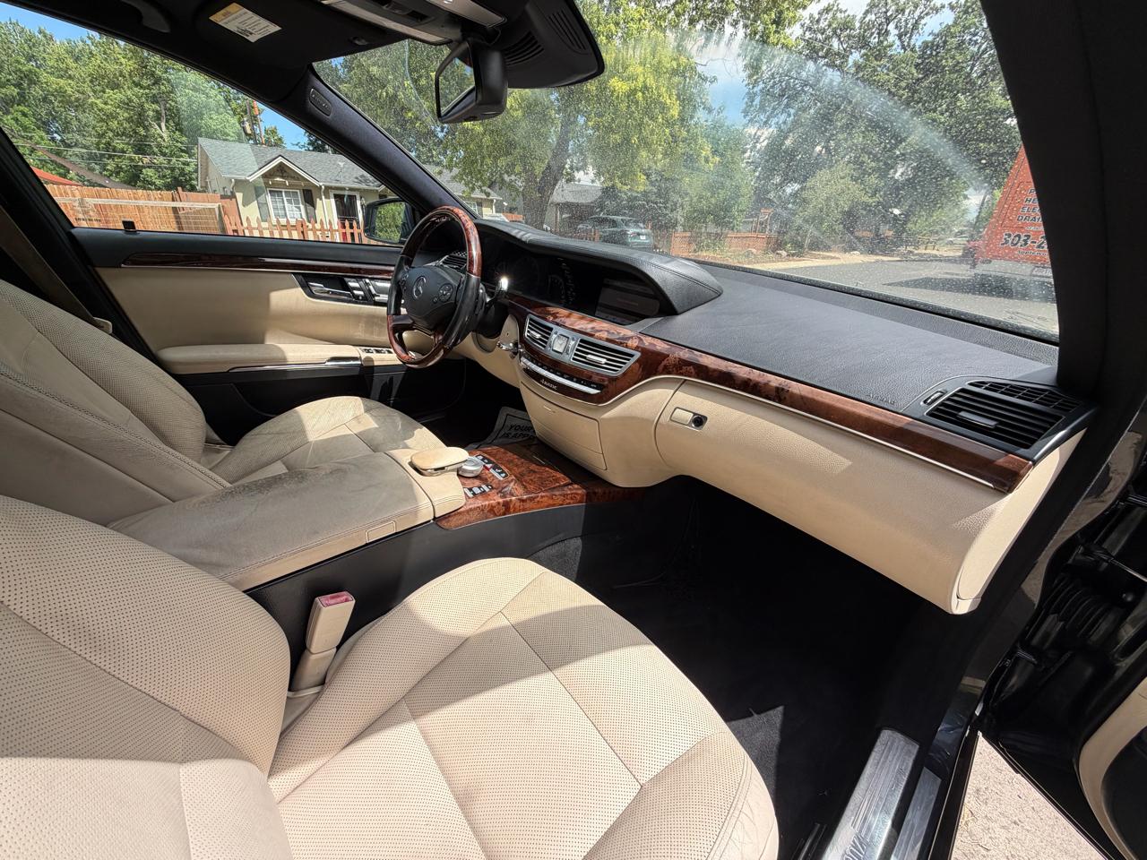 Mercedes-Benz S-Class S550 4-MATIC 2013