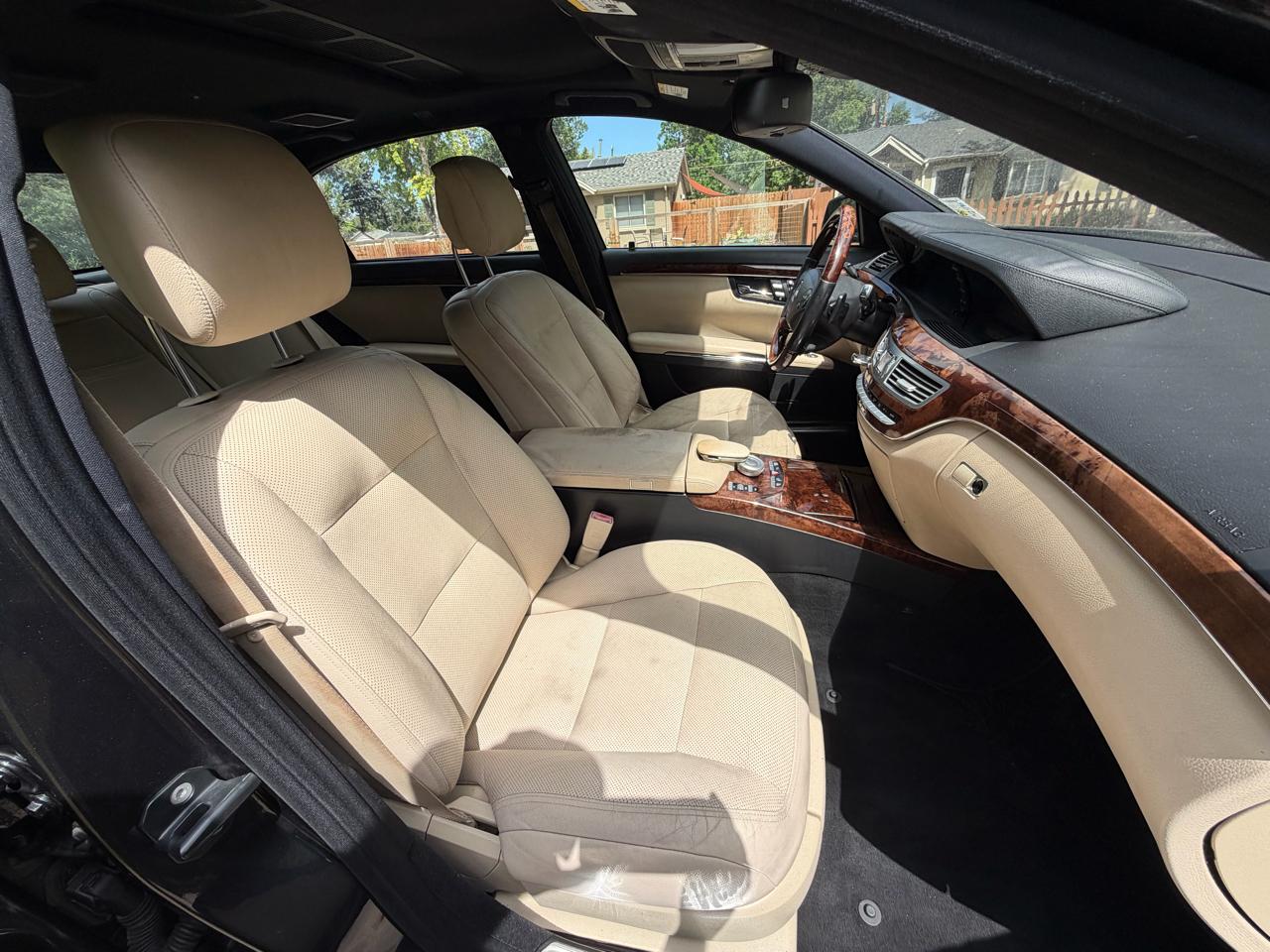 Mercedes-Benz S-Class S550 4-MATIC 2013