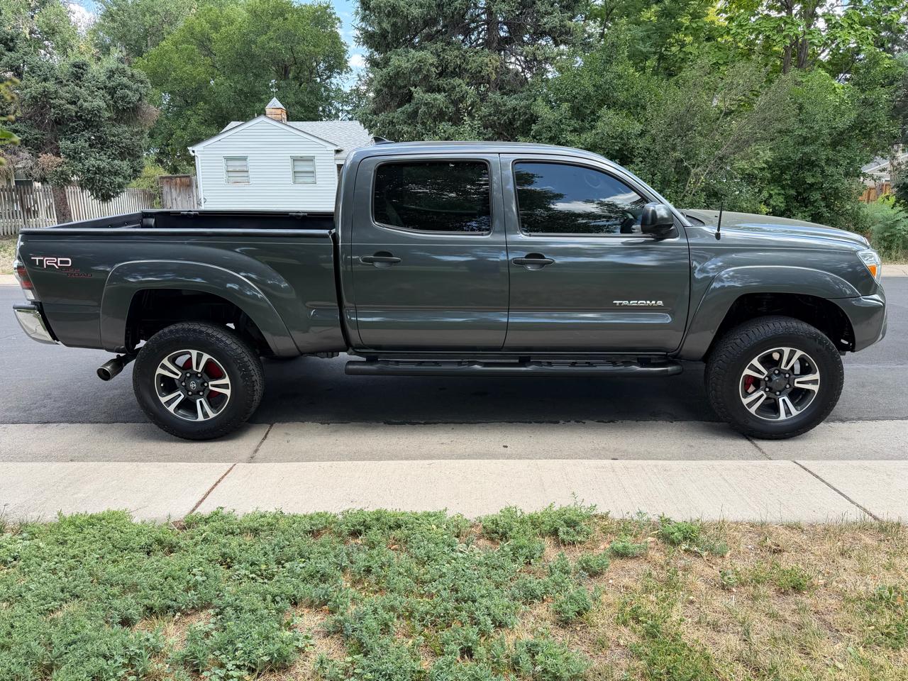 Toyota Tacoma Double Cab Long Bed V6 5AT 4WD 2015