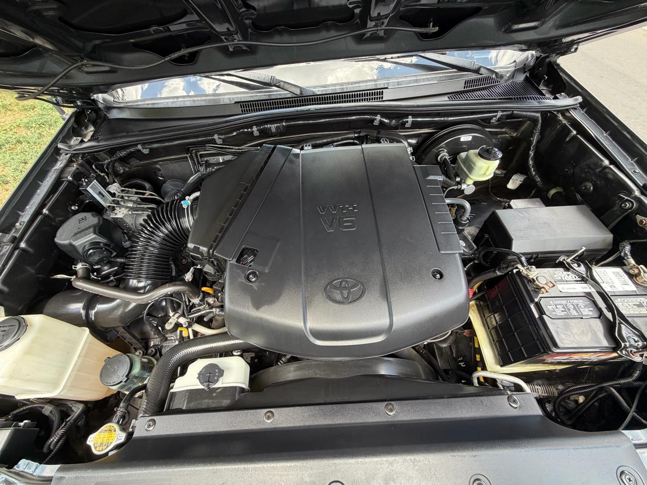 Toyota Tacoma Double Cab Long Bed V6 5AT 4WD 2015
