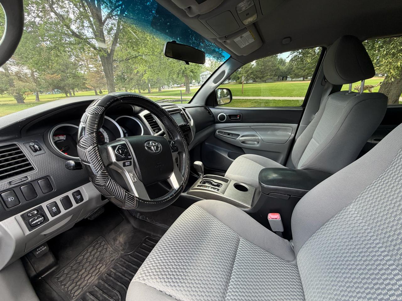 Toyota Tacoma Double Cab Long Bed V6 5AT 4WD 2015