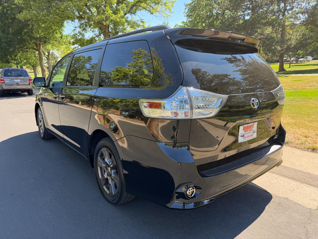 Toyota Sienna SE 7-Passenger AWD 2020