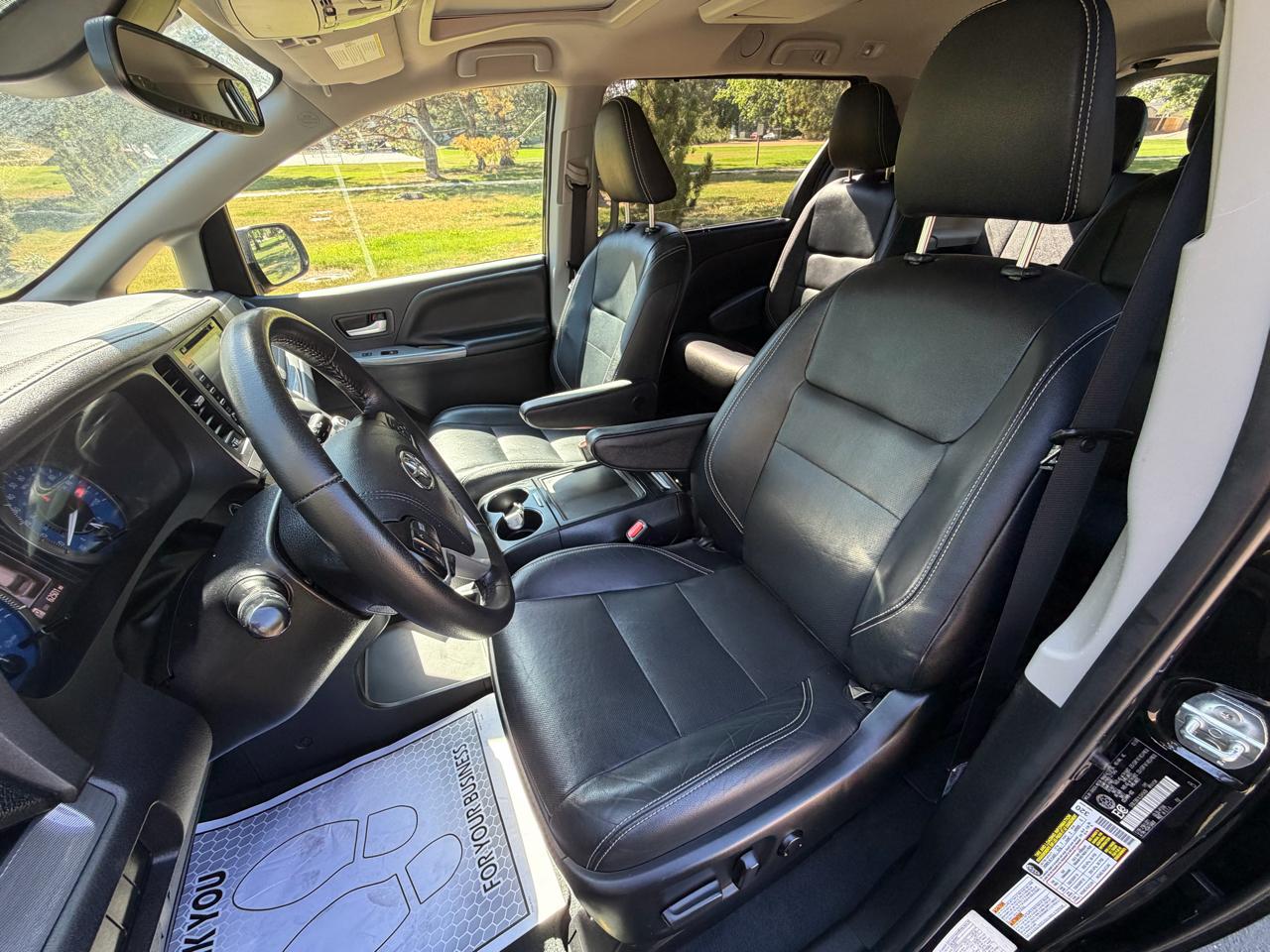 Toyota Sienna SE 7-Passenger AWD 2020