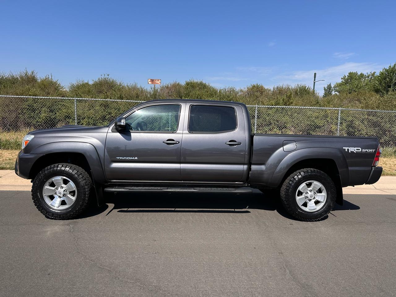 Toyota Tacoma Double Cab Long Bed V6 5AT 4WD 2015