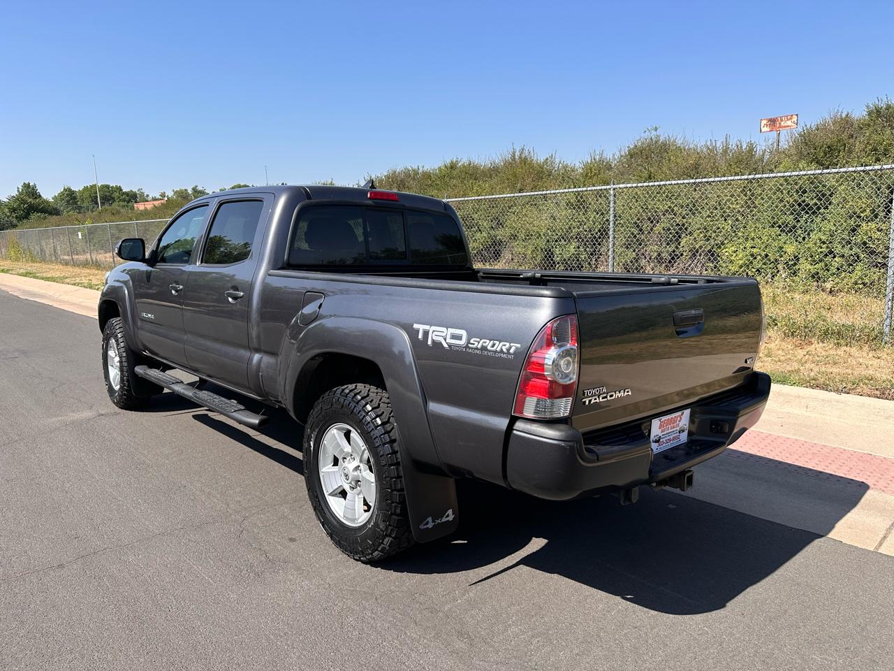Toyota Tacoma Double Cab Long Bed V6 5AT 4WD 2015