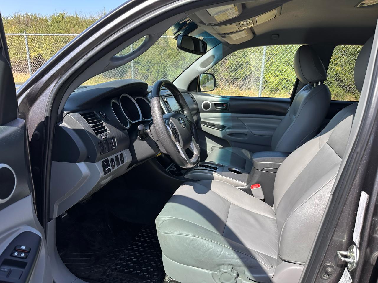 Toyota Tacoma Double Cab Long Bed V6 5AT 4WD 2015