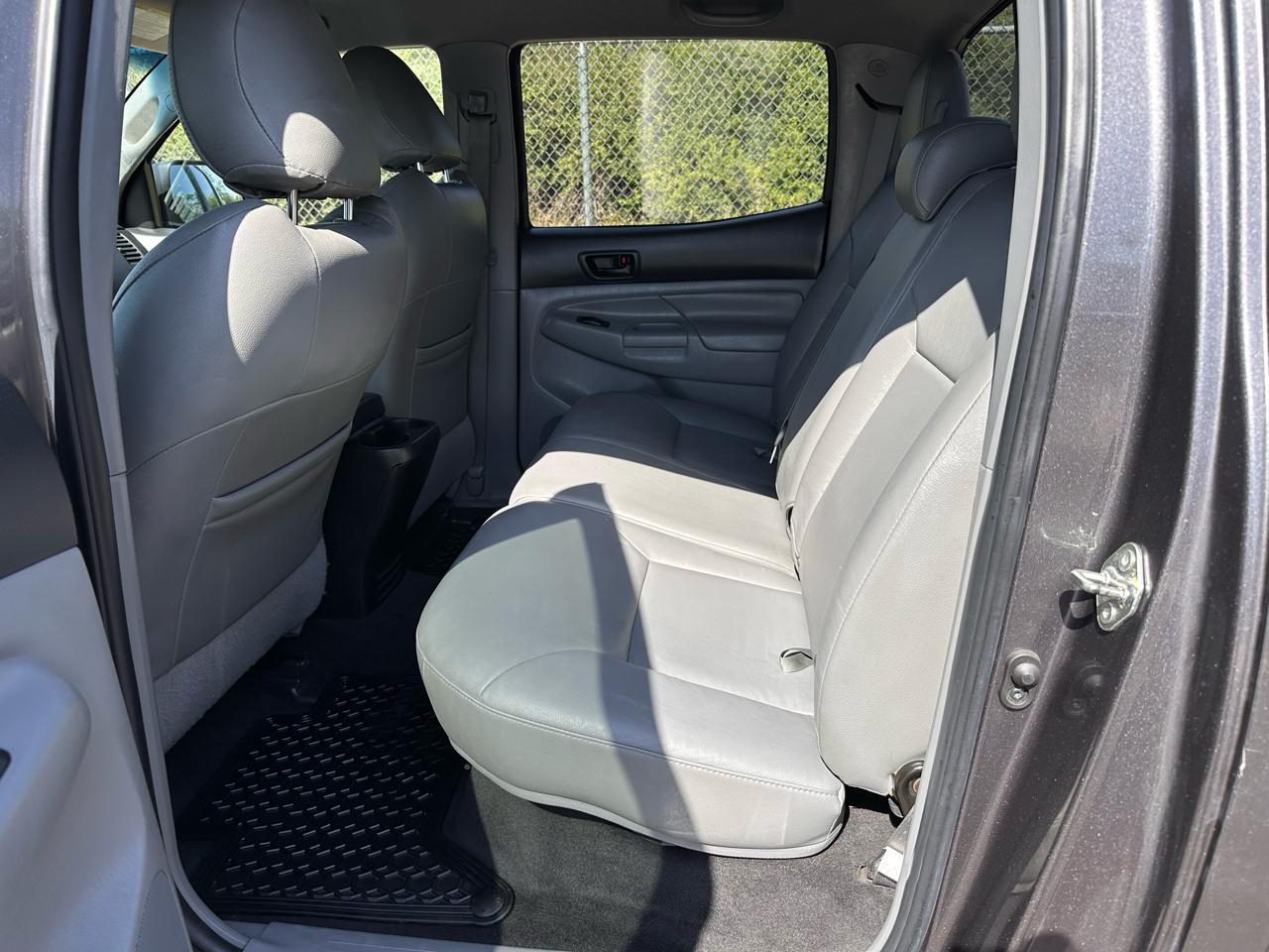 Toyota Tacoma Double Cab Long Bed V6 5AT 4WD 2015