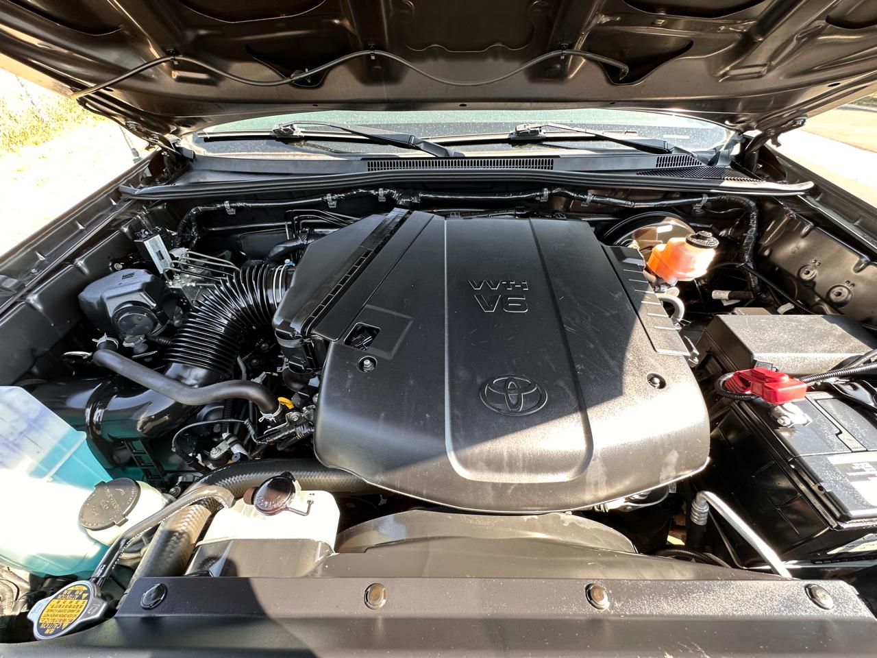 Toyota Tacoma Double Cab Long Bed V6 5AT 4WD 2015
