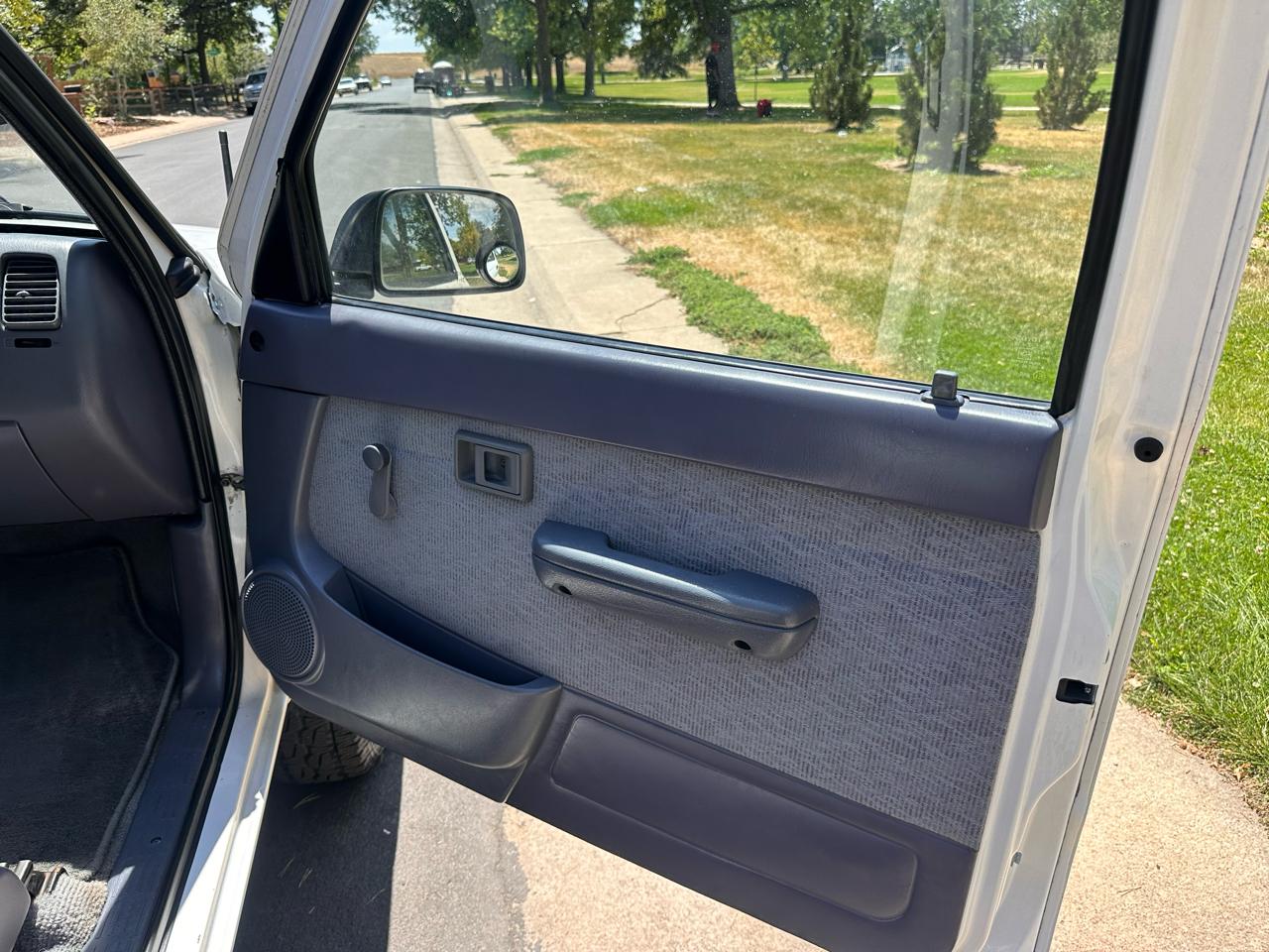 Toyota Tacoma 4WD 1999