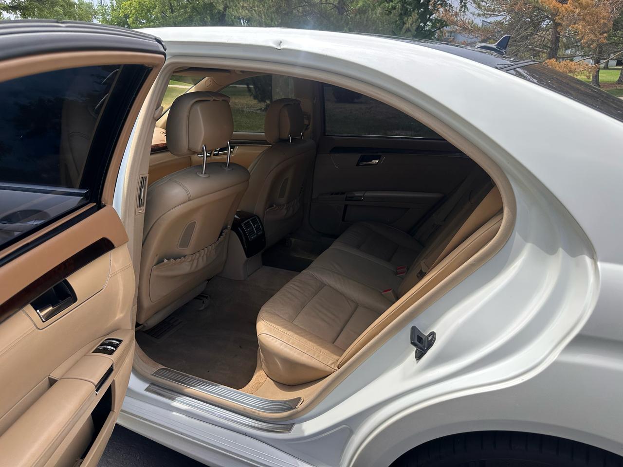 Mercedes-Benz S-Class S550 4-MATIC 2013