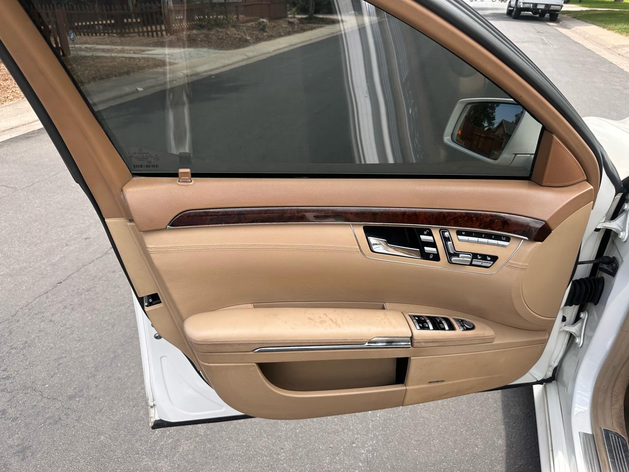 Mercedes-Benz S-Class S550 4-MATIC 2013