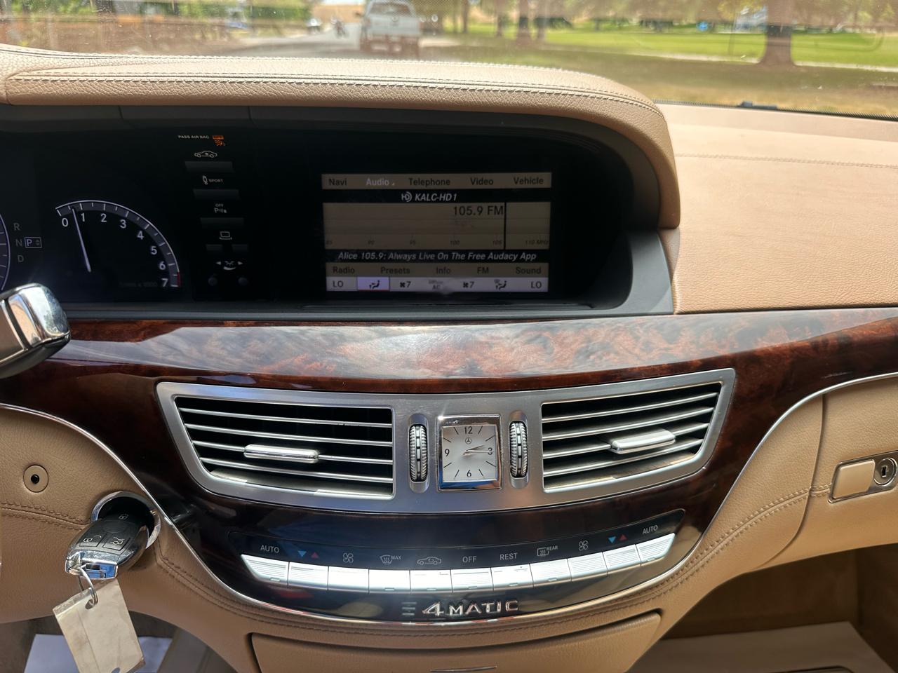 Mercedes-Benz S-Class S550 4-MATIC 2013