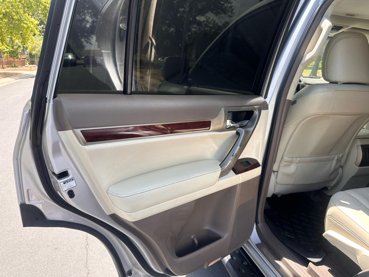 Lexus GX 460 Sport Utility 2012