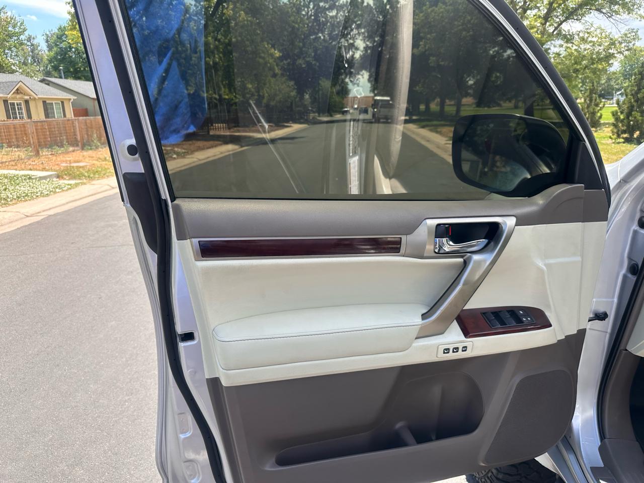 Lexus GX 460 Sport Utility 2012