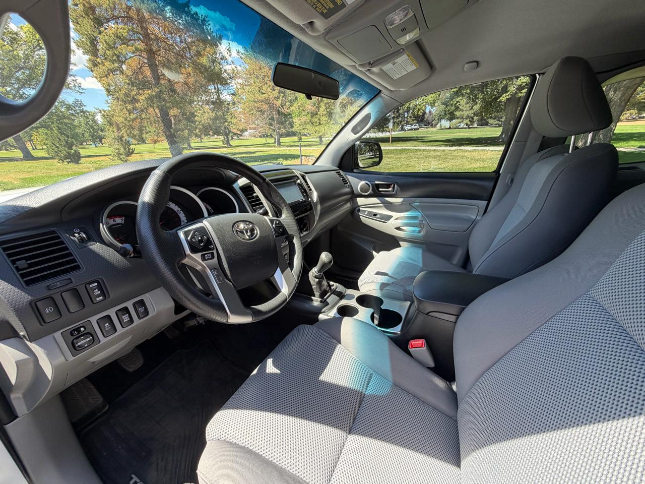 Toyota Tacoma Access Cab V6 6MT 4WD 2015