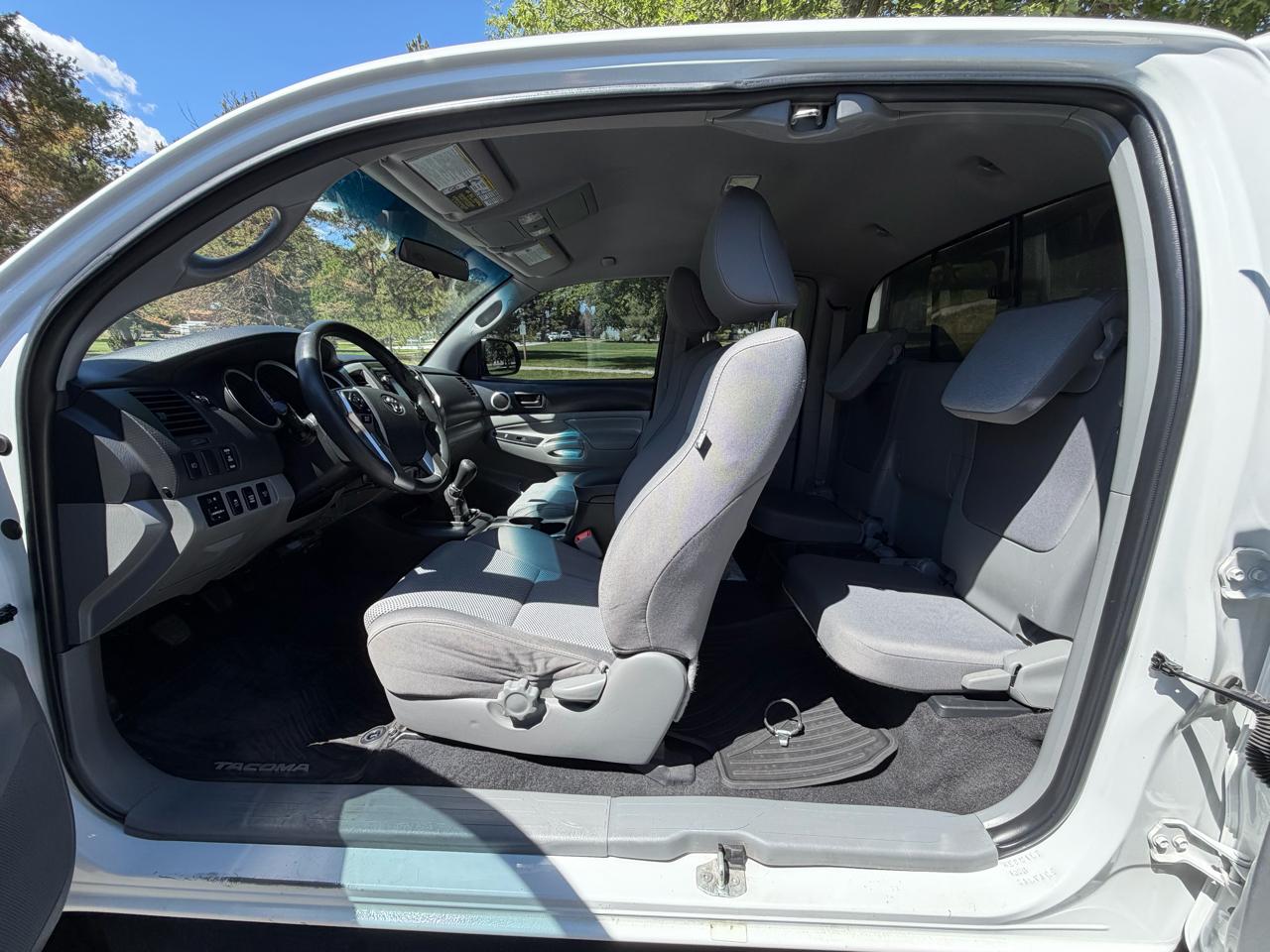 Toyota Tacoma Access Cab V6 6MT 4WD 2015